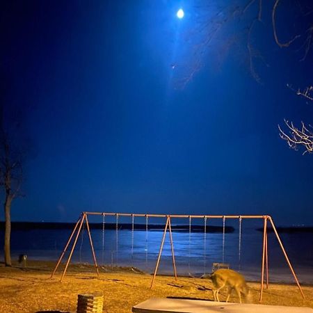 Cozy Home Lake Huron With Loft 2 Bedroom 1 Bathroom Au Gres Dış mekan fotoğraf